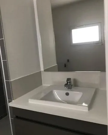 Διαμέρισμα T2 Climatise 4 Pers Avec Terrasse Vue Campagne Piscine Et Parking V0773 *