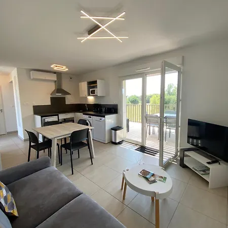 T2 Climatise 4 Pers Avec Terrasse Vue Campagne Piscine Et Parking V0773 Apartment