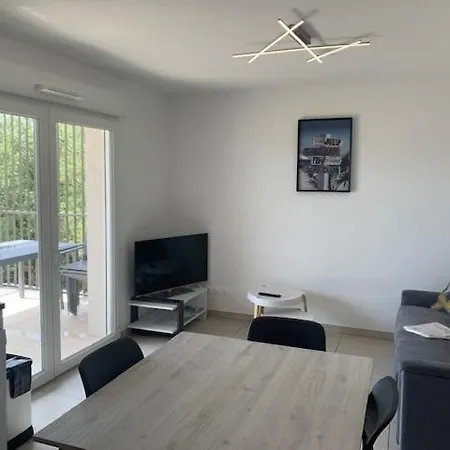 Apartment T2 Climatise 4 Pers Avec Terrasse Vue Campagne Piscine Et Parking V0773 Vias