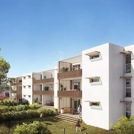 Agence Jf Immo-t2 Climatise 4 Pers Avec Terrasse Vue Campagne Piscine Et Parking V0773 * Виас
