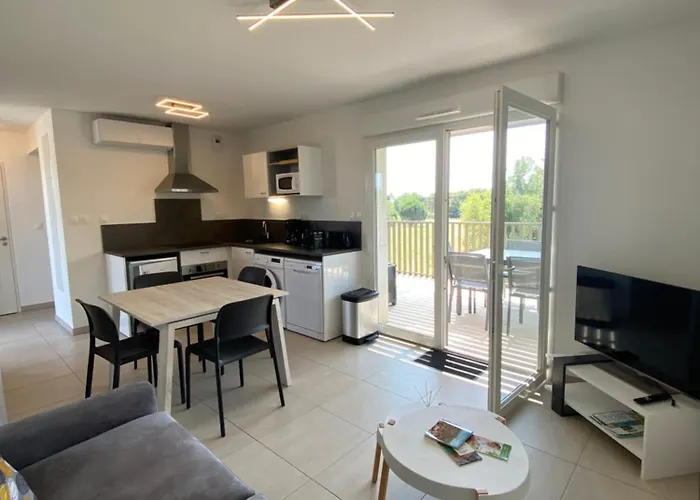 T2 Climatise 4 Pers Avec Terrasse Vue Campagne Piscine Et Parking V0773 Apartament