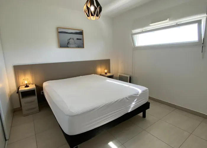 T2 Climatise 4 Pers Avec Terrasse Vue Campagne Piscine Et Parking V0773 Apartament
